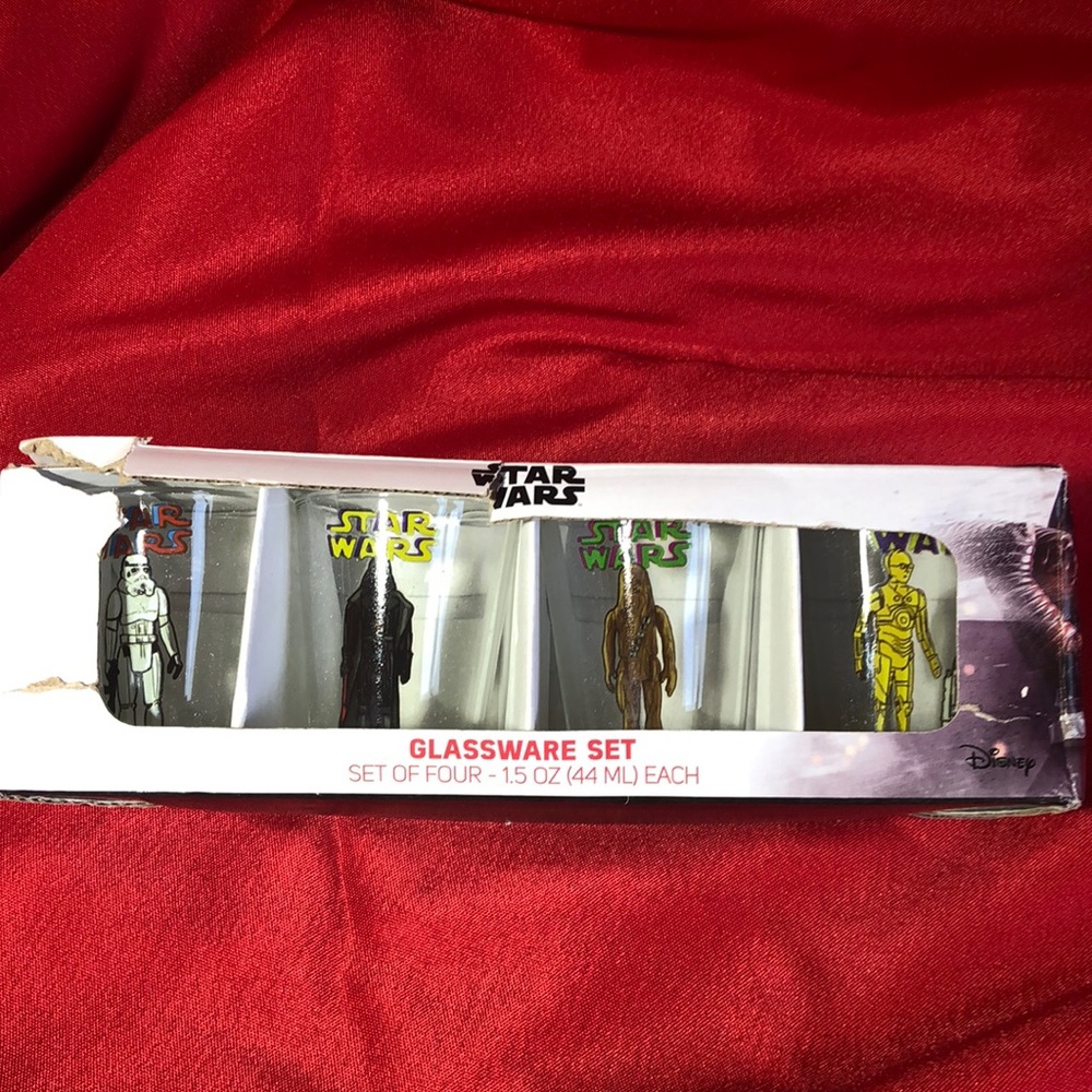 Star Wars shot glasses Disney Silver Buffalo. Set of 4.